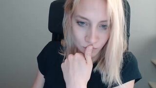 kimidrew chaturbate perfect blonde in stockings pulls cute pussy