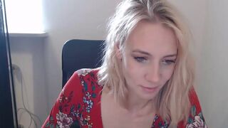 kimidrew chaturbate hot prostitute poses in shorts