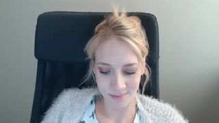 kimidrew chaturbate dark haired babe masturbates pussy with vibrator