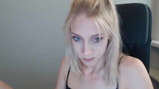 kimidrew chaturbate mad passion gently caresses her pussy