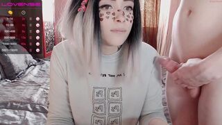 cuckold_couple_ chaturbate tempting chick fingering pussy