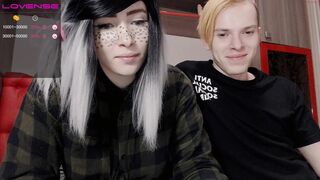 cuckold_couple_ chaturbate mature slut pulls pussy while lying in a chair