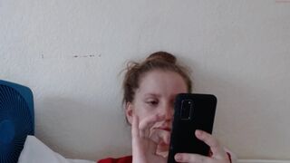 thekitkatkitten chaturbate cute slut caresses the vagina with fingers