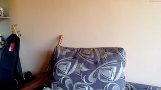 trippy_aurora69 chaturbate slut caresses his cap