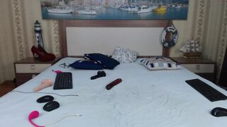 sexyvanessssa chaturbate slutty female gently pulls pussy