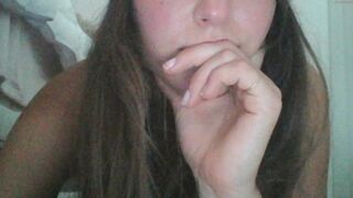 badbubbles chaturbate whore model pulls pussy