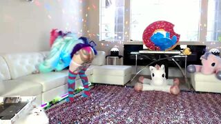 daizha morgann onlyfans black-haired lady caresses boobs