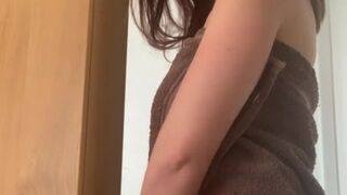 charlie rose onlyfans cute whore takes off her panties and jerks off her cunt