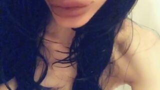 aleeuk onlyfans busty blonde masturbating shaved vagina