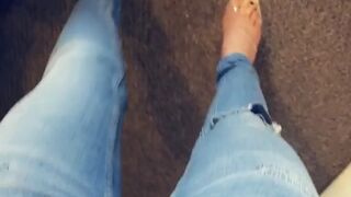 aleeuk onlyfans spicy chick exposes sexy body