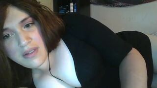 klanashy shy chick poses naked