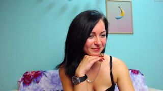 hottiezoe naked babe demonstrates chocolate body