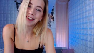 emmi_rosee insatiable fucking kicks from double penetration with sex toys