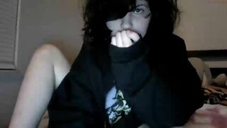 xx_buggy irresistible female posing in lingerie