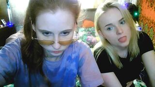 lika_unicorn cute milf fucks shaved cunt