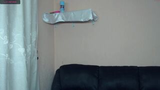 kim_roberts2 tempting chick fingering pussy