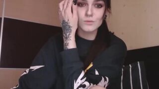 im_blackfox rubs and fucks her pussy