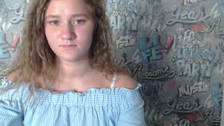 helen_lee charming skin sucks penis