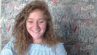 helen_lee sweet doll fingering pussy