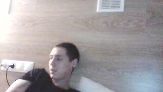 guy_sinner shy chick poses naked