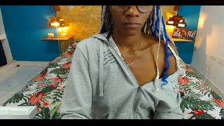 amber_dreams mutual petting on camera