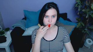 alice_charm sultry whore naughty with a vibrator