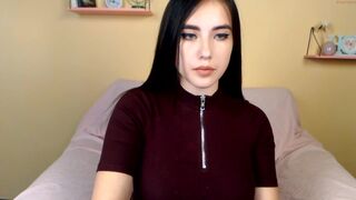 mia_m00r narrow-eyed jerking pussy phallus