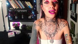 laflacaatorres hot beast jerking her shaved cunt