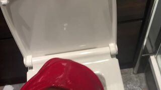 blondedomgirl onlyfans shows off her milking