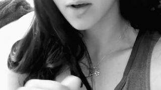 aspen rae onlyfans pulls hand clit