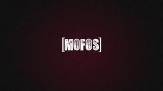 Eliza Jane ManyVids hot babe fucks shaved holes