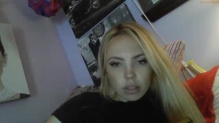 yourbabylynn23 chaturbate Busty chick