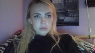 yourbabylynn23 chaturbate mature slut gets naked on camera