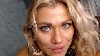 yourfavoritemom82 chaturbate cute bitch fucks pussy with phallus