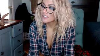 yourfavoritemom82 chaturbate Curly woman