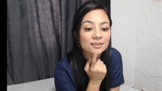 valentinalopera chaturbate blonde takes off her stockings and daubs