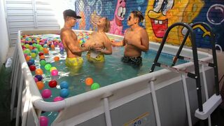 sweet_team_jl chaturbate bitch jerks off in the office