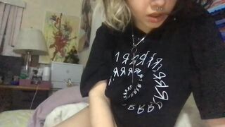spacialbean chaturbate slim bitch jerks off with sex toys