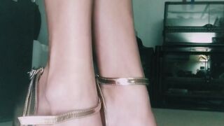 footbaddie manyvids onlyfans harsh woman caresses her breasts