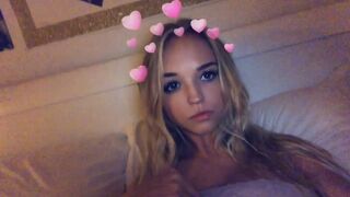 channelsweets manyvids onlyfans attractive slut caresses shaved cunt