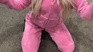 morganrain manyvids onlyfans naked handjob on the floor