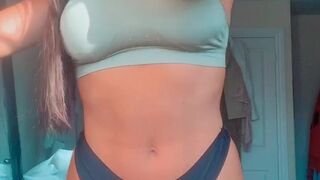 xalicegoodwinx manyvids onlyfans not jerking off without the presence of a girlfriend