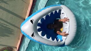 vickyvette manyvids onlyfans gorgeous ladies twirl tight ass