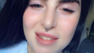 lucyloe manyvids onlyfans chick with slack tits dancing in front of the camera