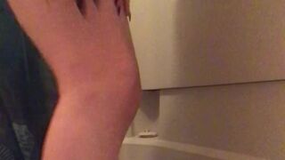 doubleddaisyyy manyvids onlyfans cute slut jerks her pussy on people