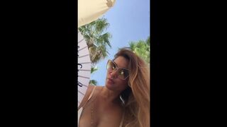 charmanestar manyvids onlyfans  cam girl  masturbates shaved vagina