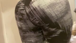 ashleyemmax manyvids onlyfans busty brunette sucks dildo