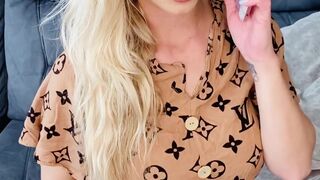 brooke lea manyvids onlyfans slutty bitch having fun with a rubber dick