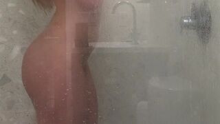 kenziemadisonxo manyvids onlyfans sexy babe plays with pussy