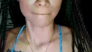 flaquitabella manyvids onlyfans wet nipples